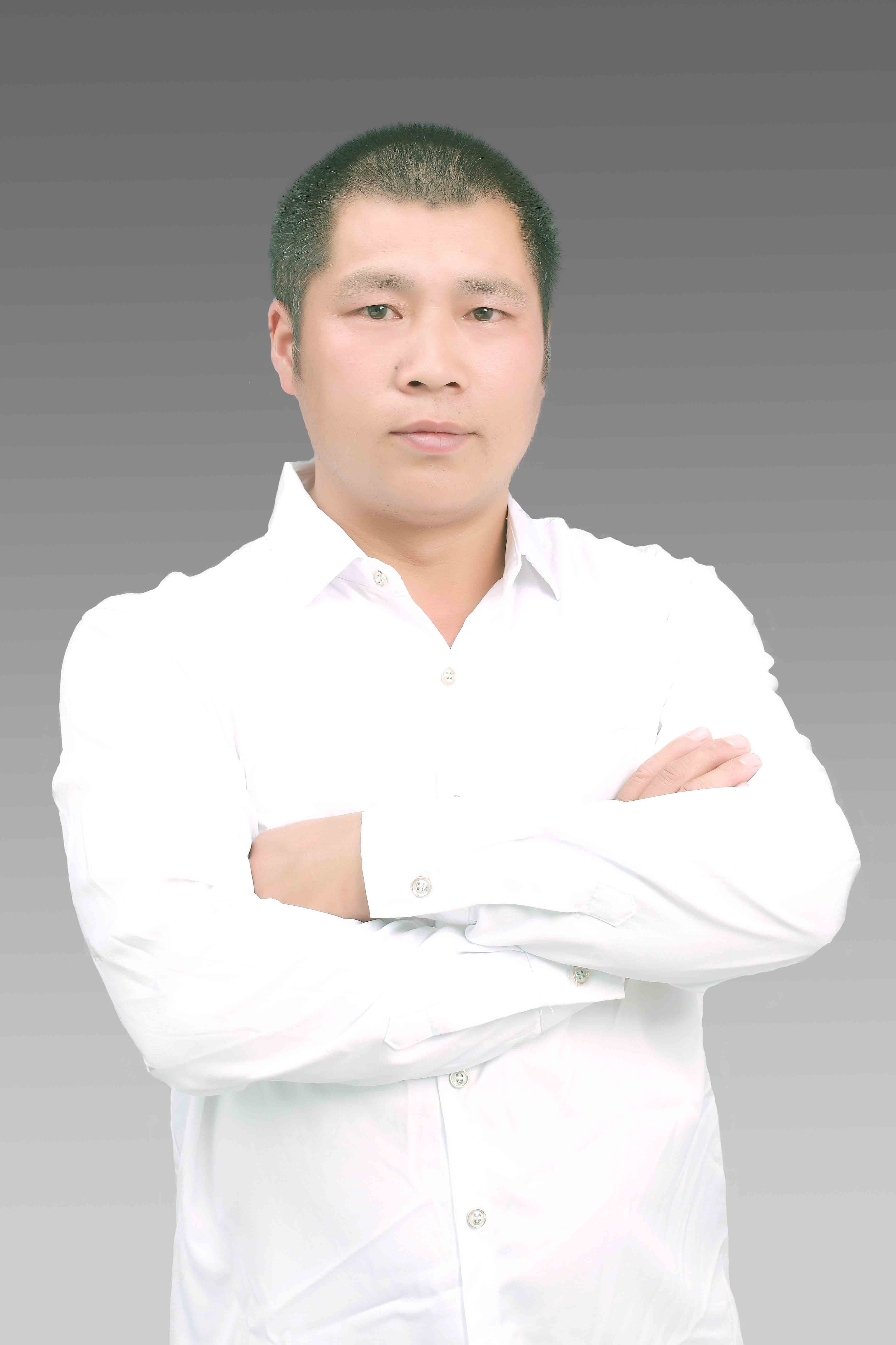 施工队长周立佩